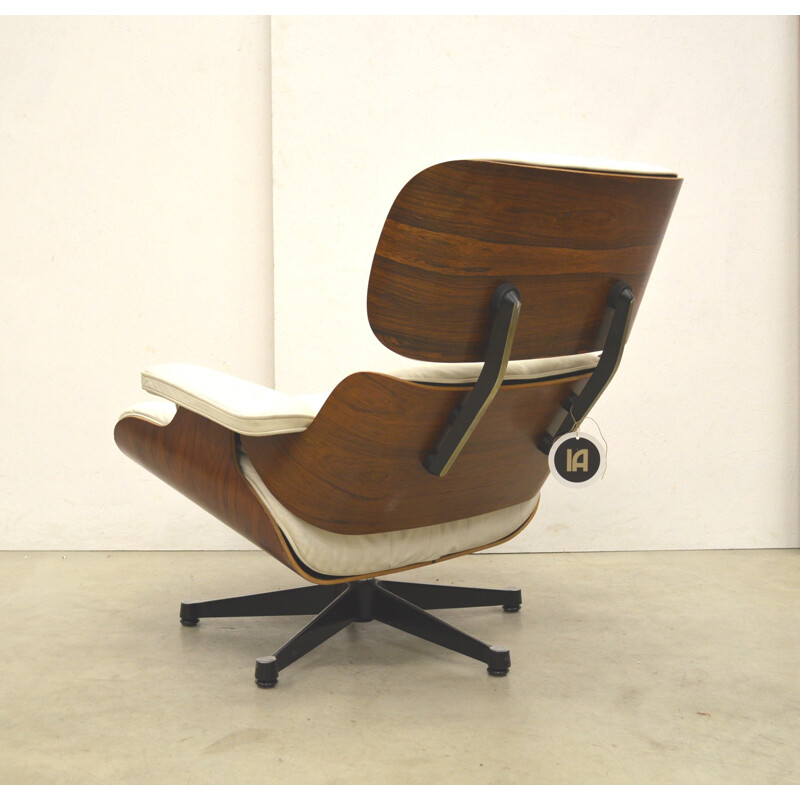 Vintage white lounge chair by Charles Eames for Herman Miller - 1970s