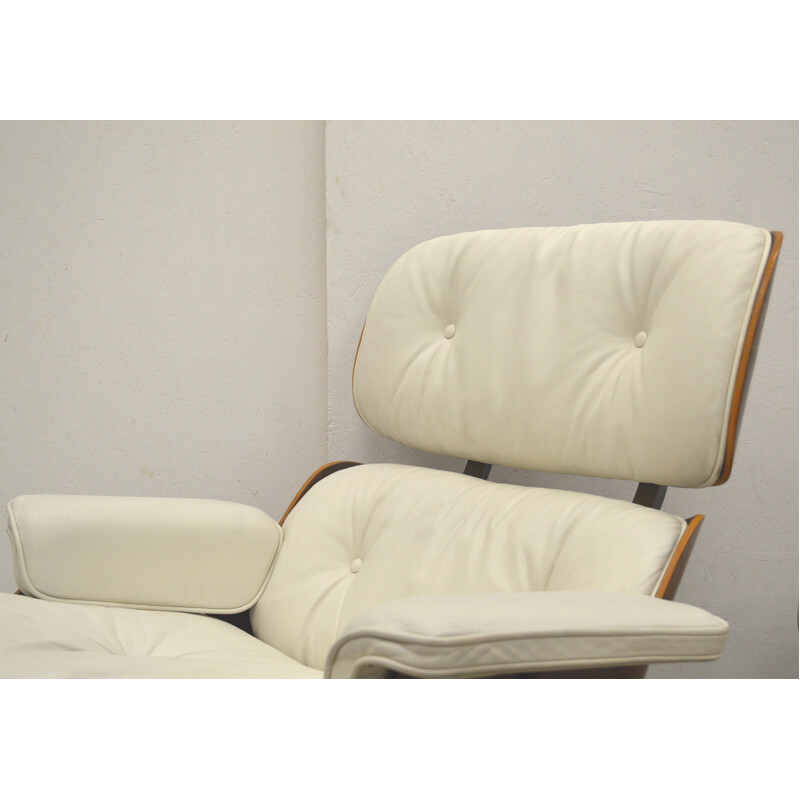 Vintage white lounge chair by Charles Eames for Herman Miller - 1970s