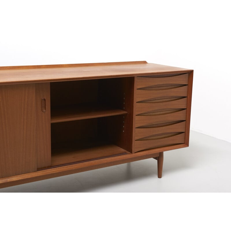 Vintage Model 29 Sideboard by Arne Vodder for Sibast Mobler - 1950s