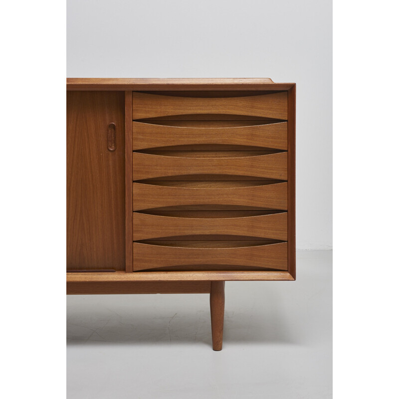 Vintage Model 29 Sideboard by Arne Vodder for Sibast Mobler - 1950s