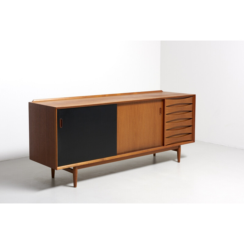 Vintage Model 29 Sideboard by Arne Vodder for Sibast Mobler - 1950s