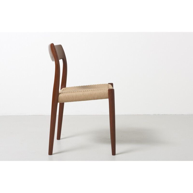 Suite de 6 chaises vintage Modèle 77 de Niels Moller - 1954