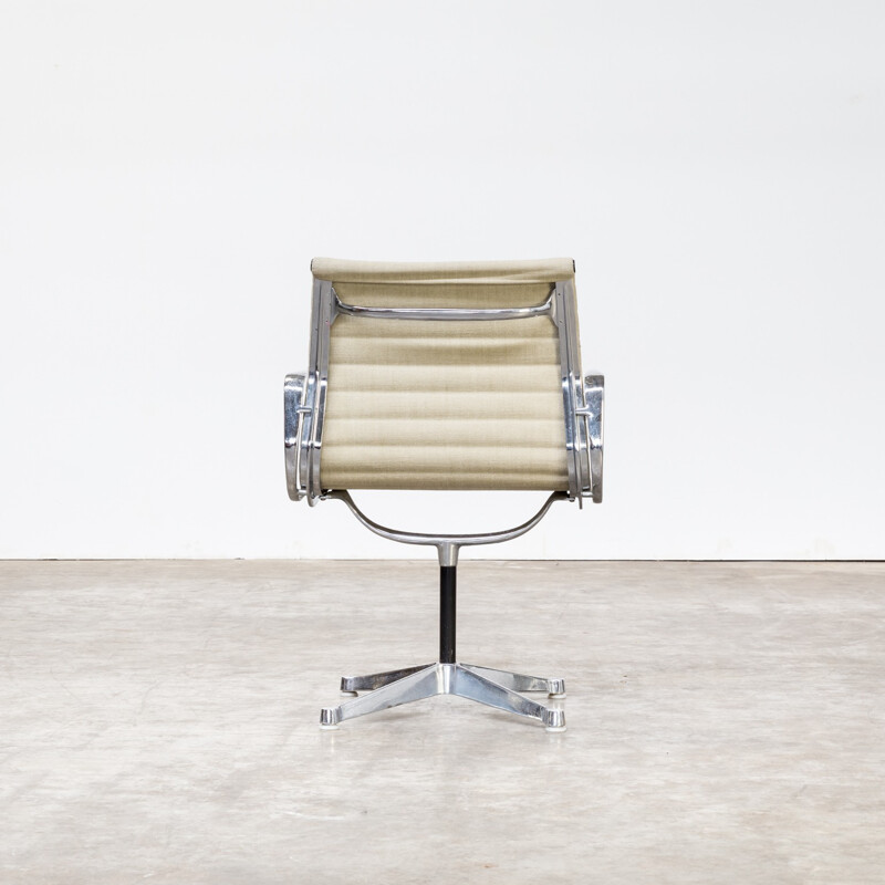 Suite de 6 fauteuils "EA108" par Ray & Charles Eames pour Herman Miller - 1950