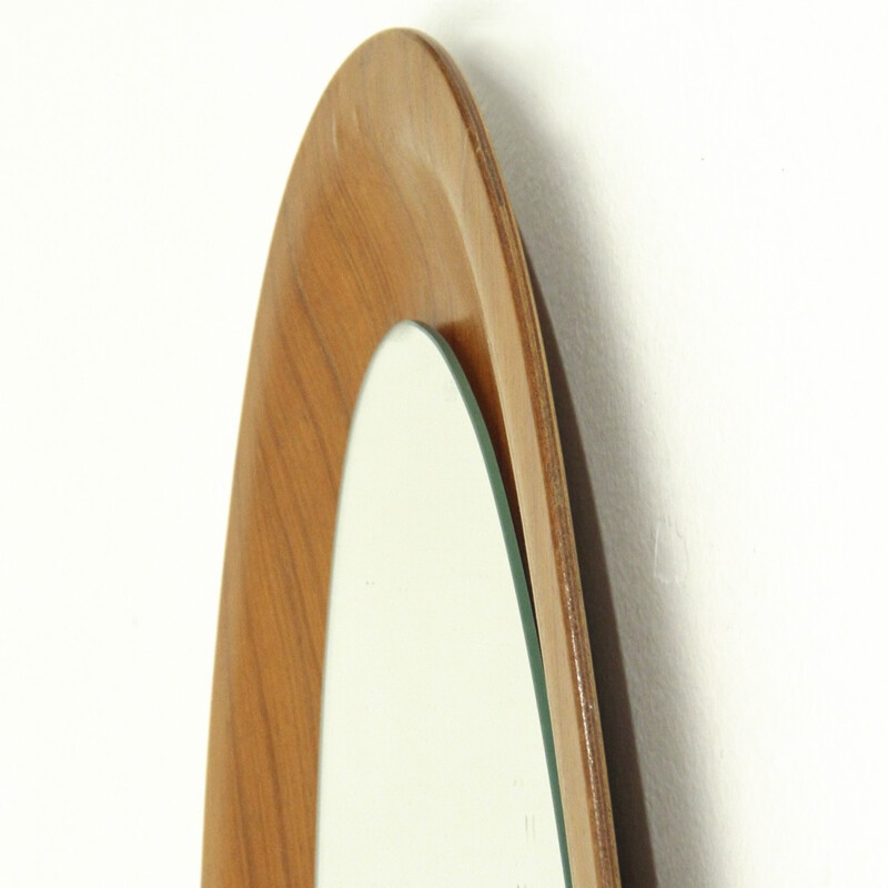 Miroir ovale vintage à cadre italien en teck - 1960