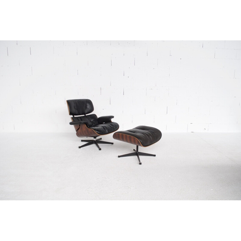 Lounge chair and footrest by Charles & Ray Eames - 1960s