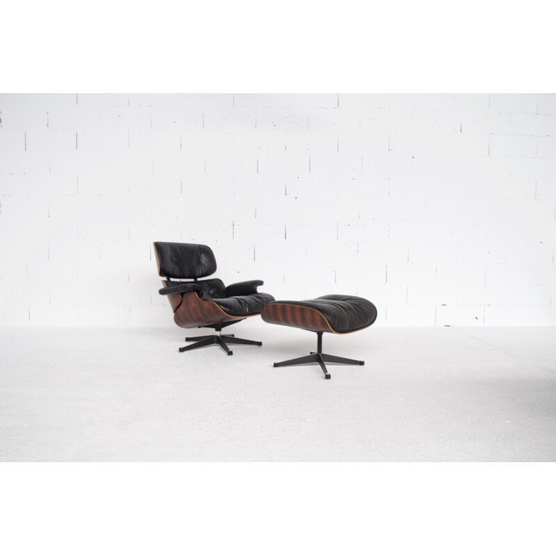 Lounge chair and footrest by Charles & Ray Eames - 1960s