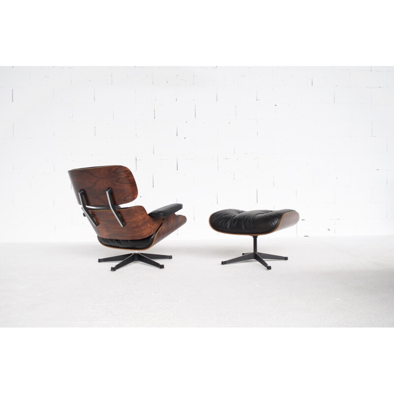 Fauteuil Lounge et repose pieds par Charles & Ray Eames - 1960