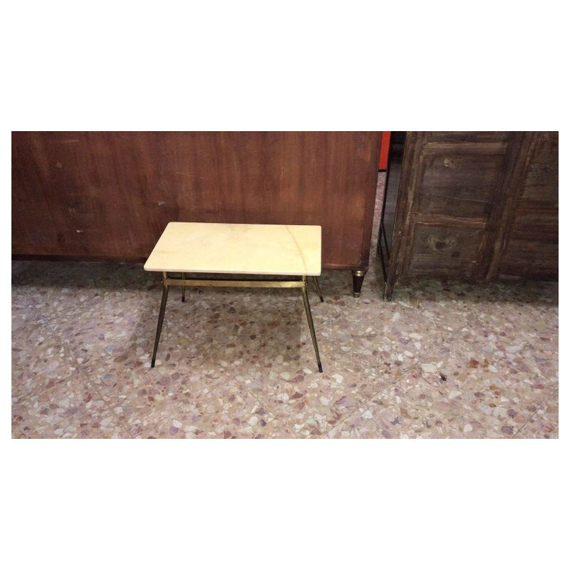 Table basse avec plateau rectangulaire en marbre et structure en fer - 1950