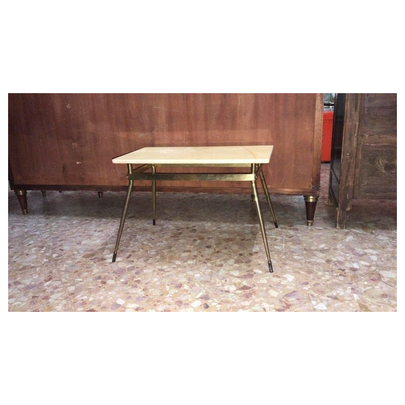 Table basse avec plateau rectangulaire en marbre et structure en fer - 1950