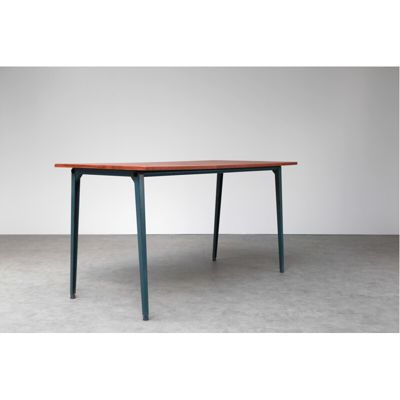 "Reform" table by Friso Kramer for Ahrend de Cirkel - 1955