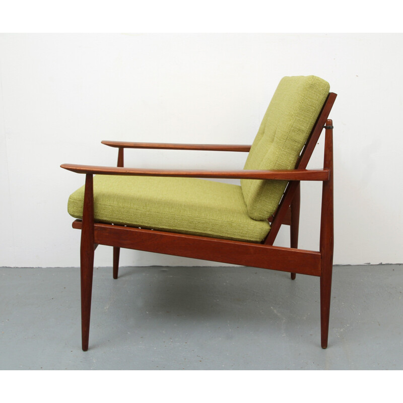 Vintage green armchair in solid teak - 1960s