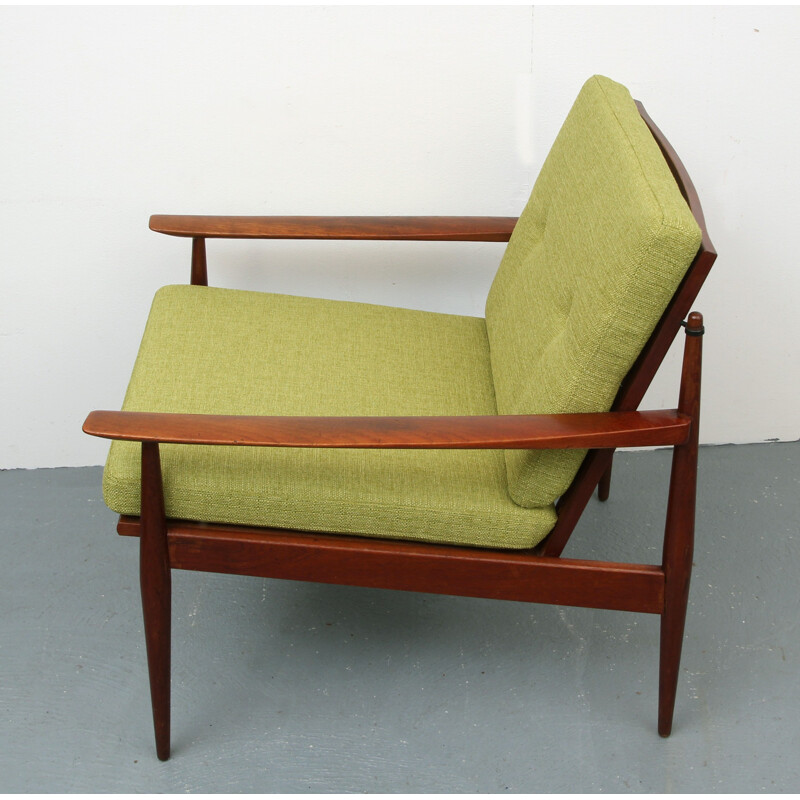 Vintage green armchair in solid teak - 1960s