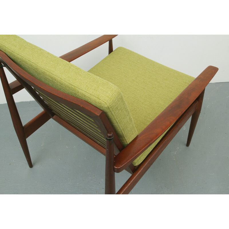 Vintage green armchair in solid teak - 1960s