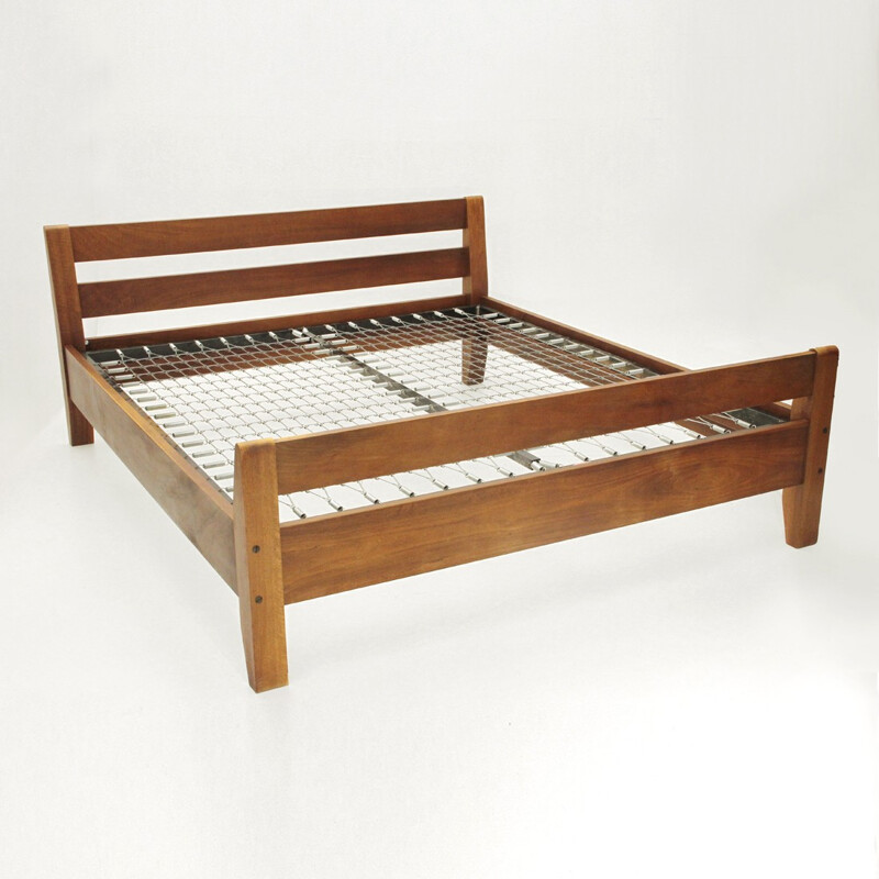 Italian vintage Wooden bed By Bernini - 1960s
