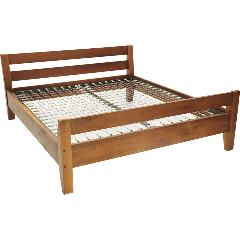 Italian vintage Wooden bed By Bernini - 1960s