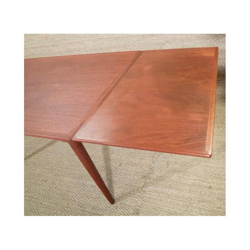 Scandinavian teak dining table, Gunni OMANN - 1960s