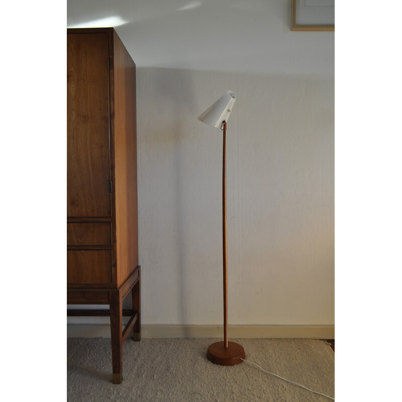 Vintage oak floor lamp by Uno & Östen Kristiansson for Luxus - 1960s