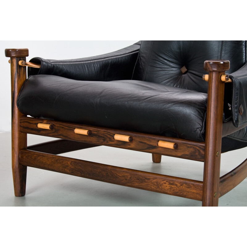 Paire de fauteuil lounge en cuir et palissandre vintage par Jean Gillon pour Wood Art Brazil - 1960
