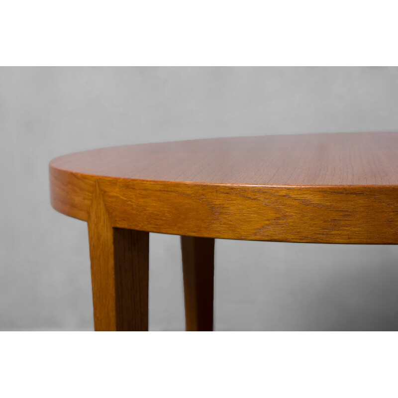 Vintage round teak coffee table by Severin Hansen for Haslev Møbelsnedkeri, 1960