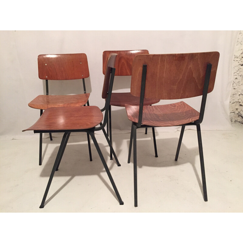 Suite de 4 chaises industrielles bois et metal - 1960