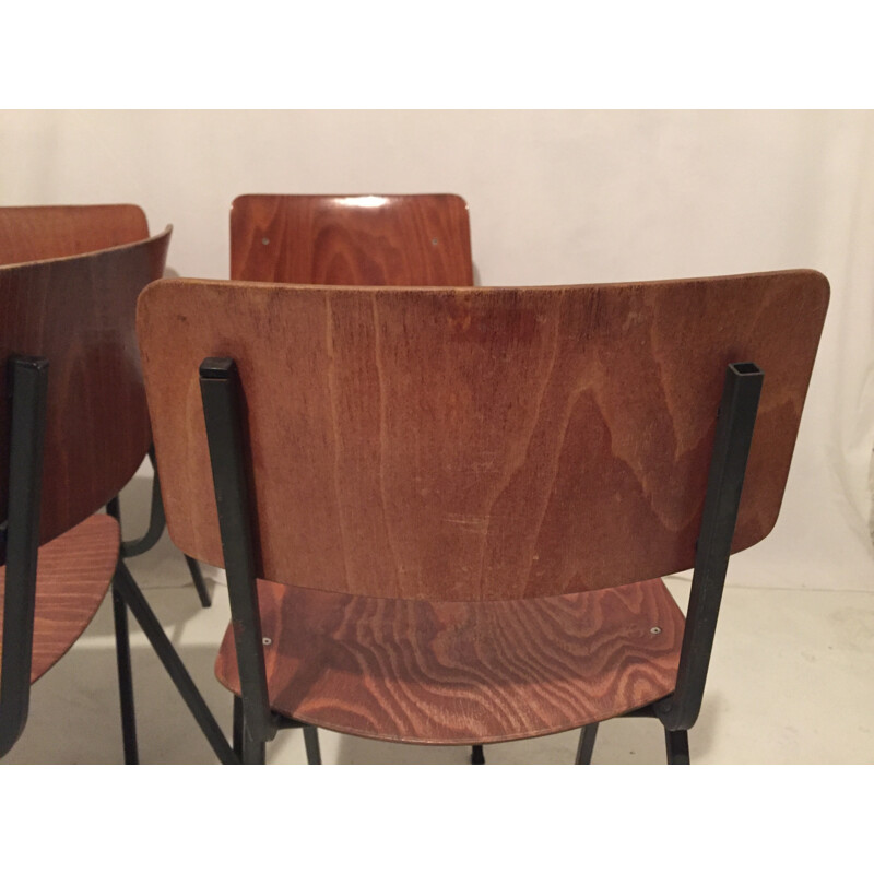 Suite de 4 chaises industrielles bois et metal - 1960