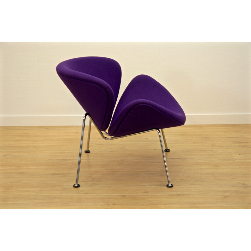 Artifort "Orange Slice" lounge chair in purple fabric and chromed metal, Pierre PAULIN - 1970s