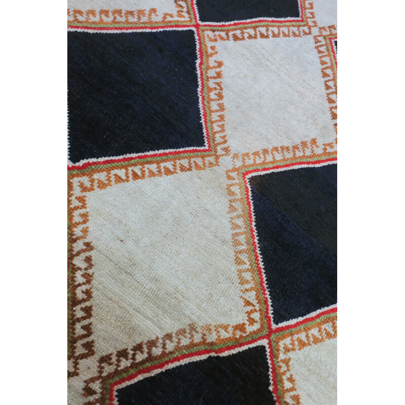 Tapis persan vintage avec des diamants bleu-noir foncé  de Gabbeh  - 1950