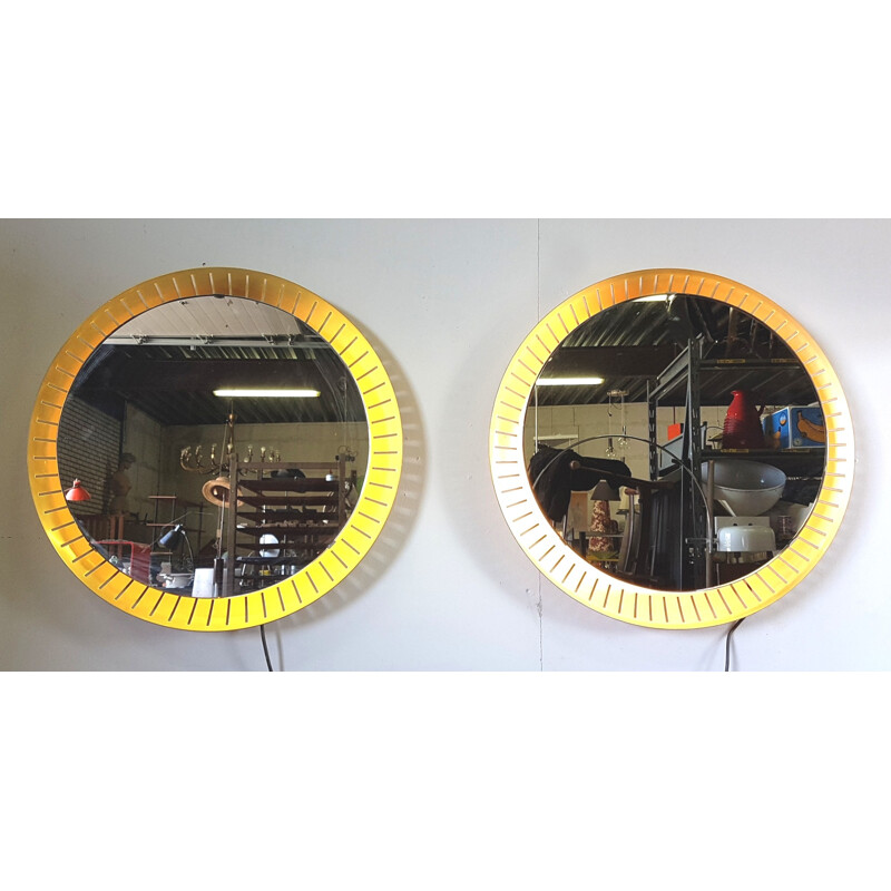 Pair of vintage illuminated mirrors by Stilnovo - 1960s