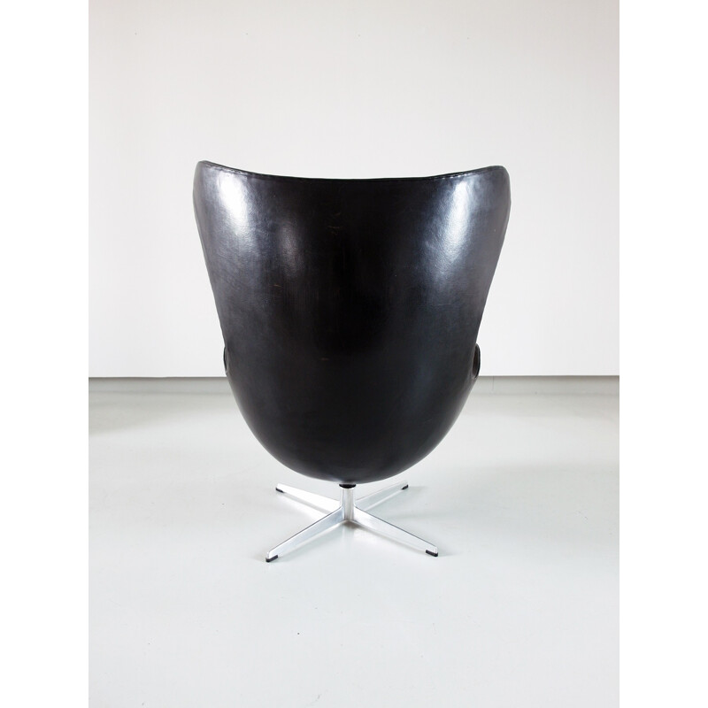 Black leather Egg Chair by Arne Jacobsen for Fritz Hansen Original Early Edition - 1966