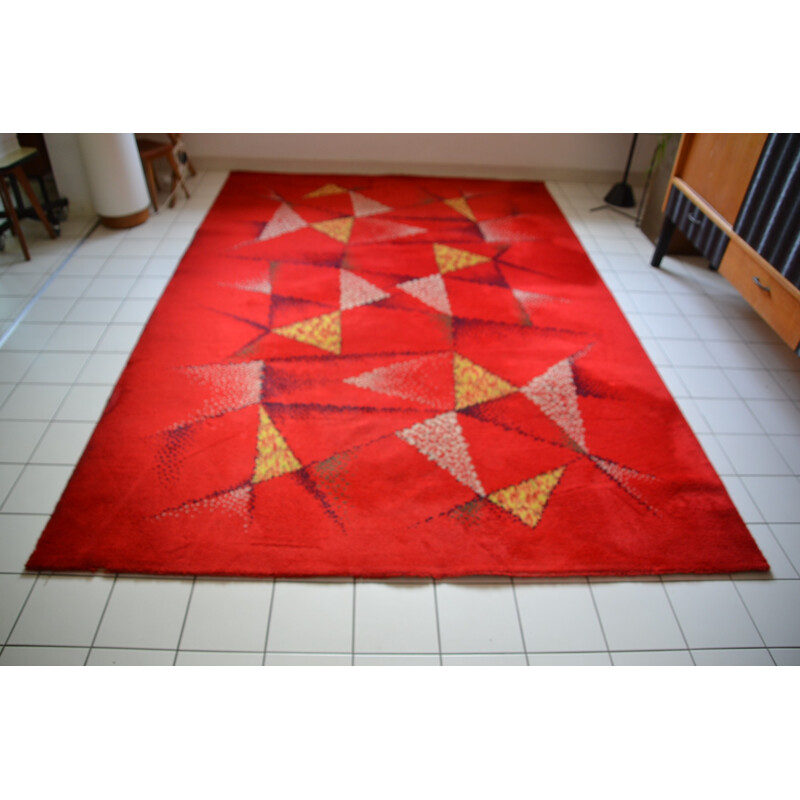 Grand tapis en laine rouge - 1950