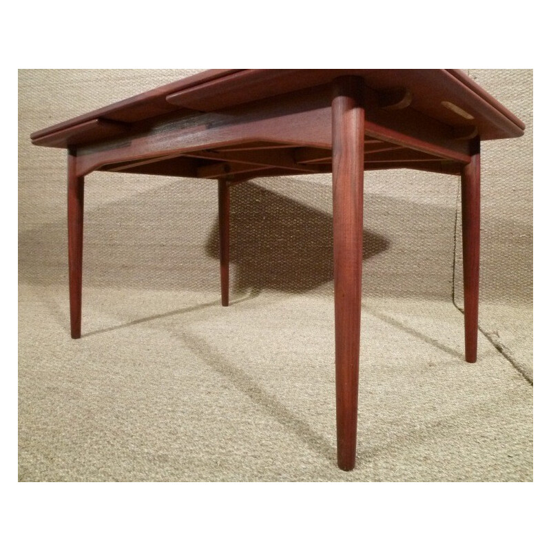 Scandinavian teak dining table, Gunni OMANN - 1960s