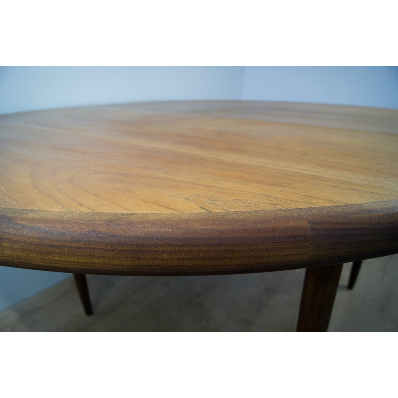 Vintage Oval Extendable Teak Dining Table by G-Plan - 1960s