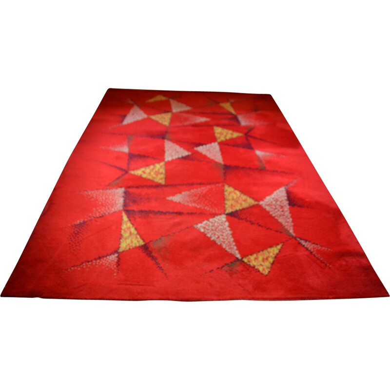 Grand tapis en laine rouge - 1950