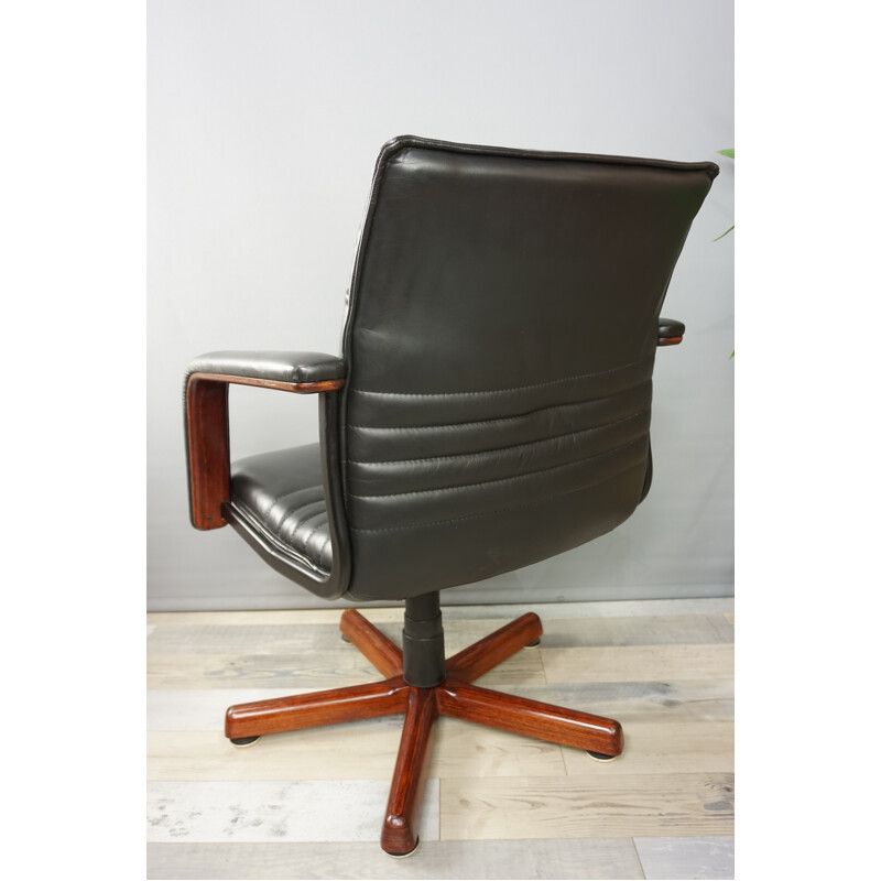 Vintage swivel office chair in wood and leather - 1960s
