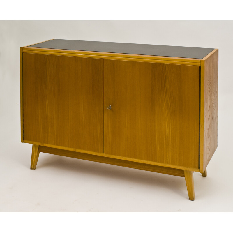 Buffet vintage en opaxit et bois par Lišovský Nábytek - 1960