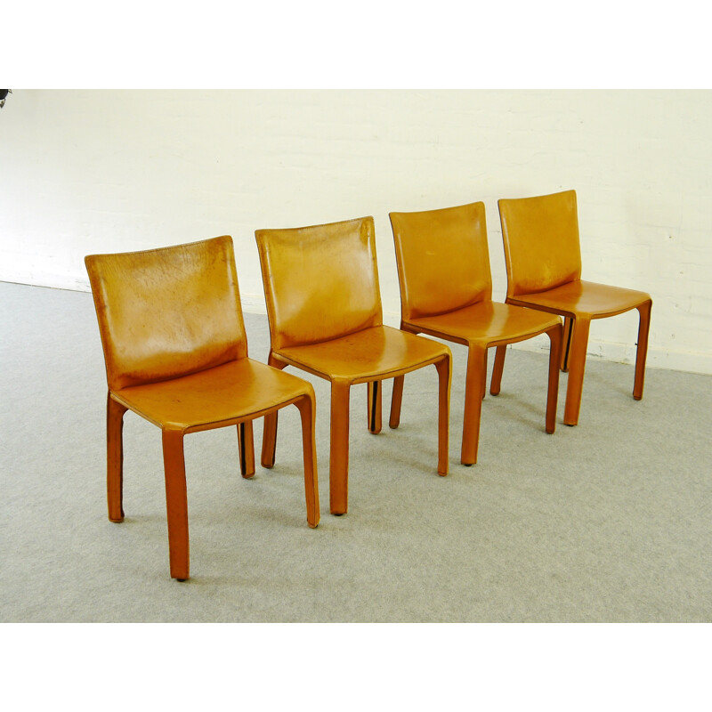 Ensemble de 4 chaises CAB en cuir et acier, Mario BELLINI - 1970