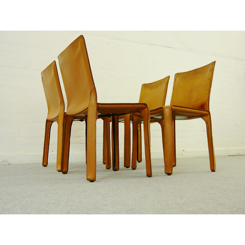 Ensemble de 4 chaises CAB en cuir et acier, Mario BELLINI - 1970