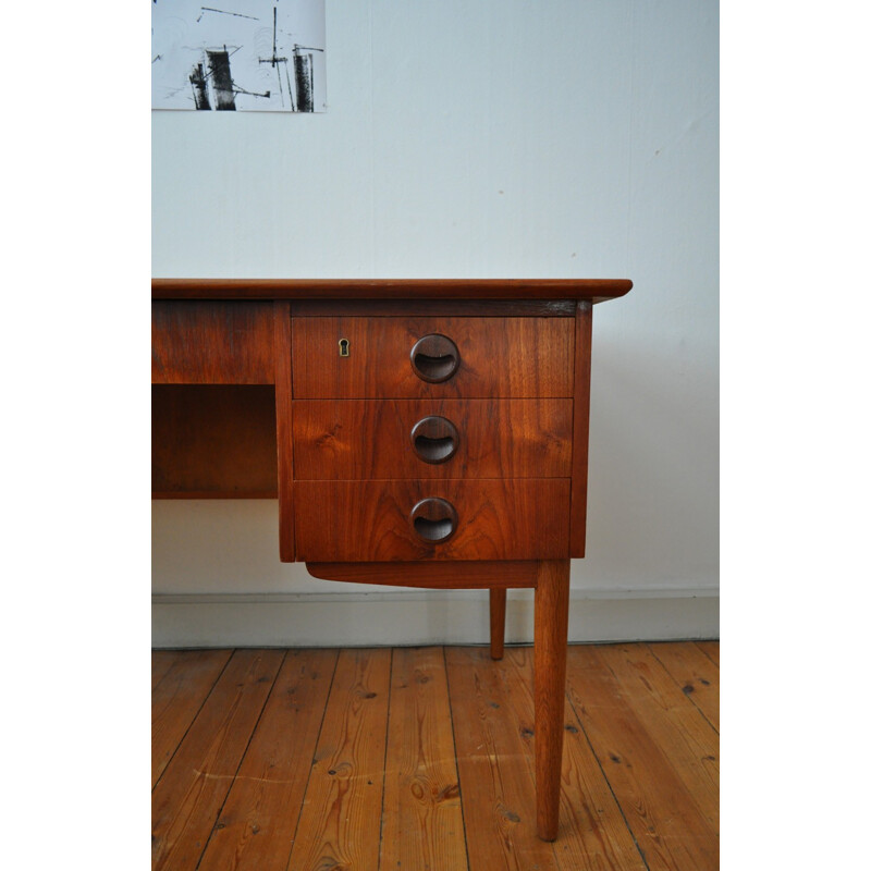 Free standing danish writing desk in teak - 1960s