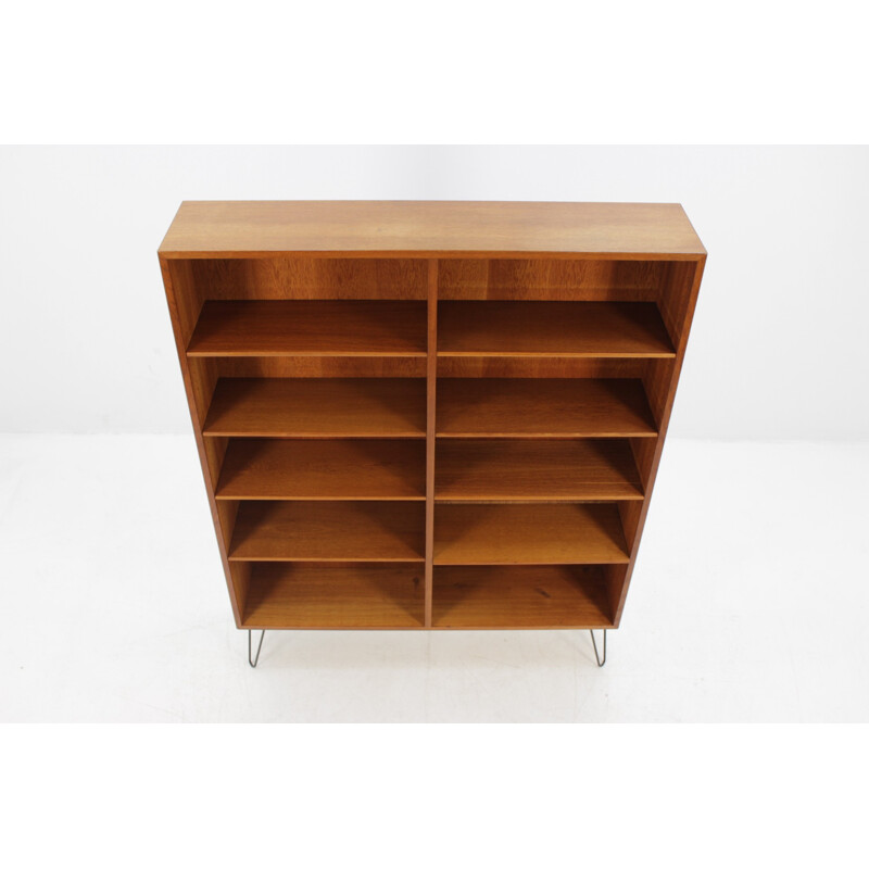 Danish bookcase in oak by Borge Mogensen - 1960s