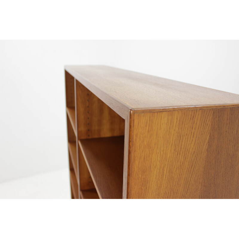 Danish bookcase in oak by Borge Mogensen - 1960s