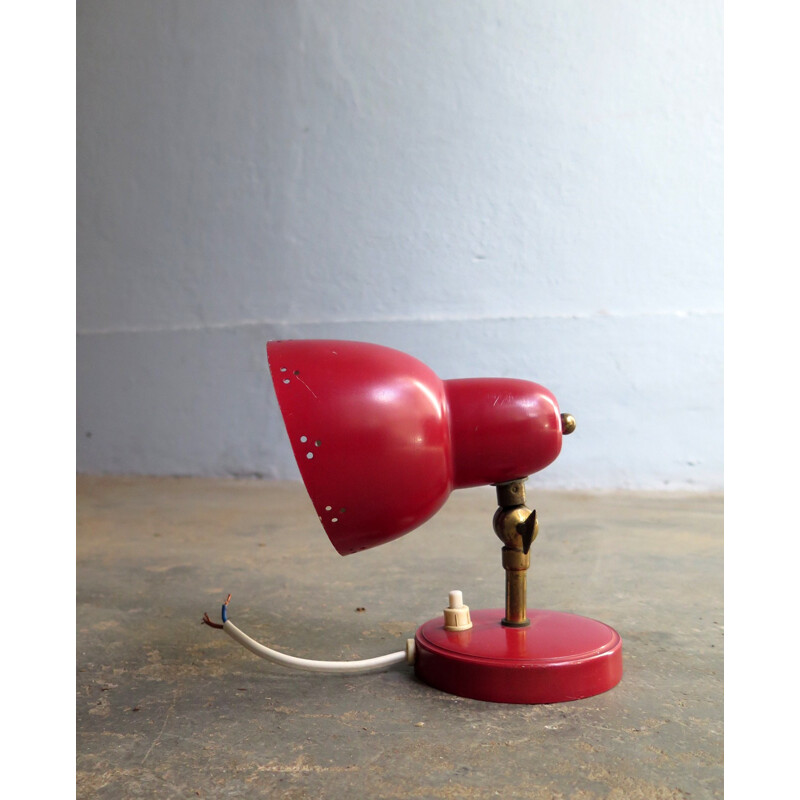 Vintage red meatl wall lamp with brass arm - 1950s