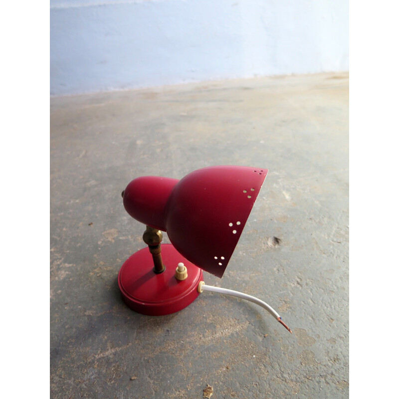 Vintage red meatl wall lamp with brass arm - 1950s