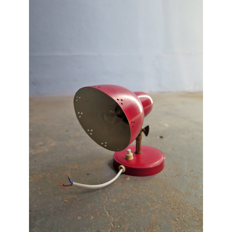 Vintage red meatl wall lamp with brass arm - 1950s