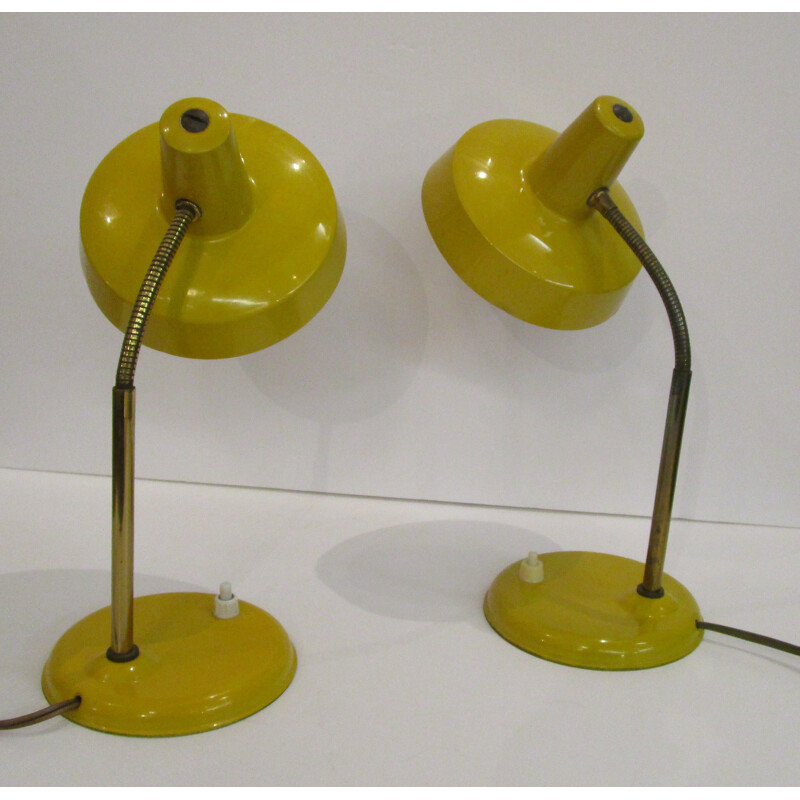 Suite de Deux lampes vintage en métal jaune - 1950