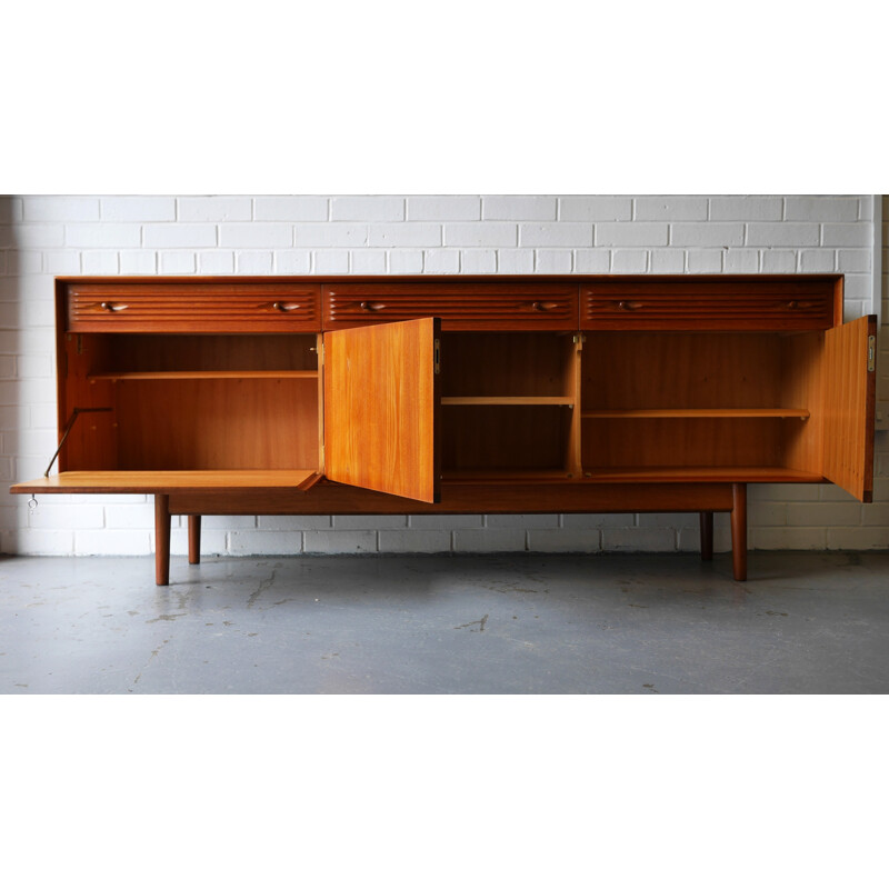 Vintage teak sideboard for Dalescraft Fine Furniture - 1960s