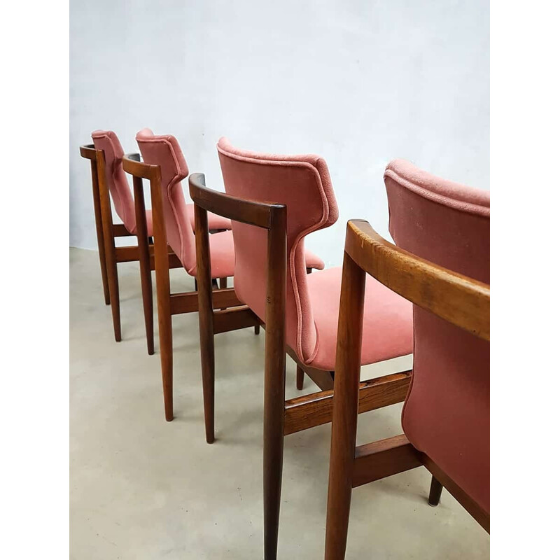Suite de 4 chaises à repas en Velours Rose par Inger Klingenberg pour Fristho - 1950