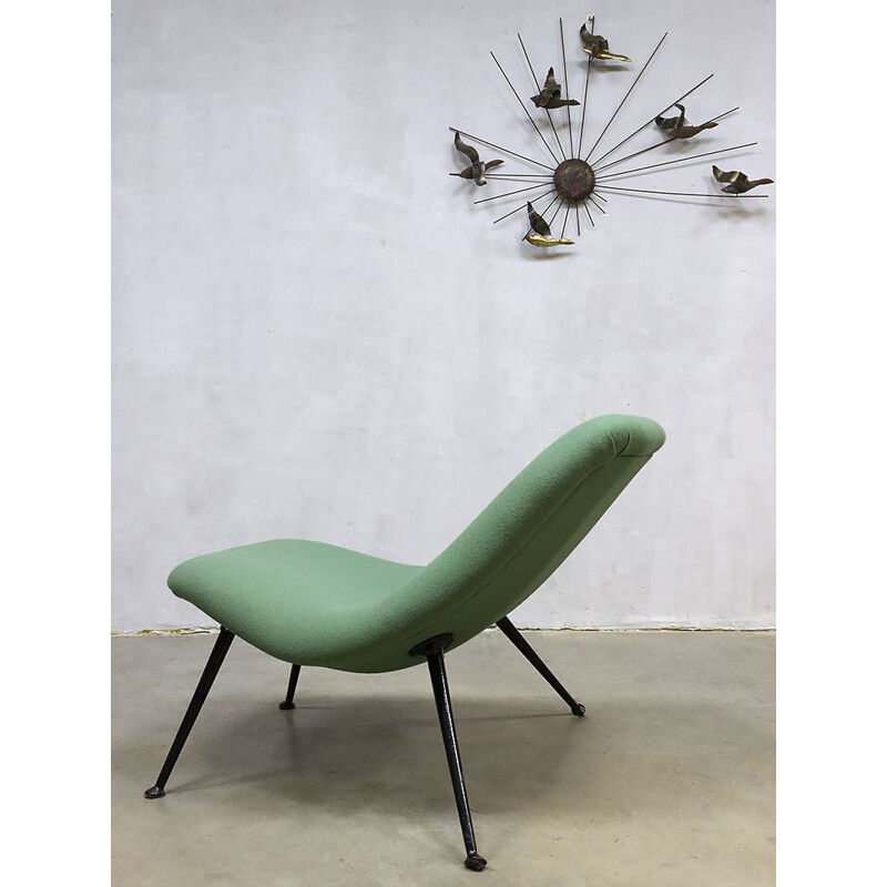 Fauteuil lounge vert par Theo Ruth pour Artifort - 1950