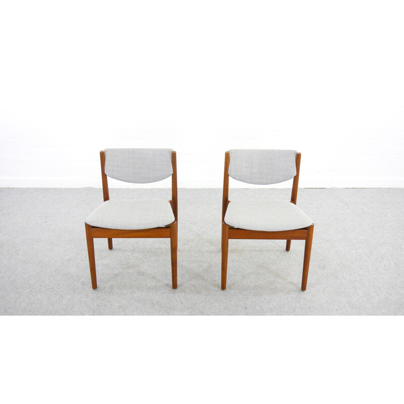 Pair of vintage Model 197 Chairs by Finn Juhl - 1960s