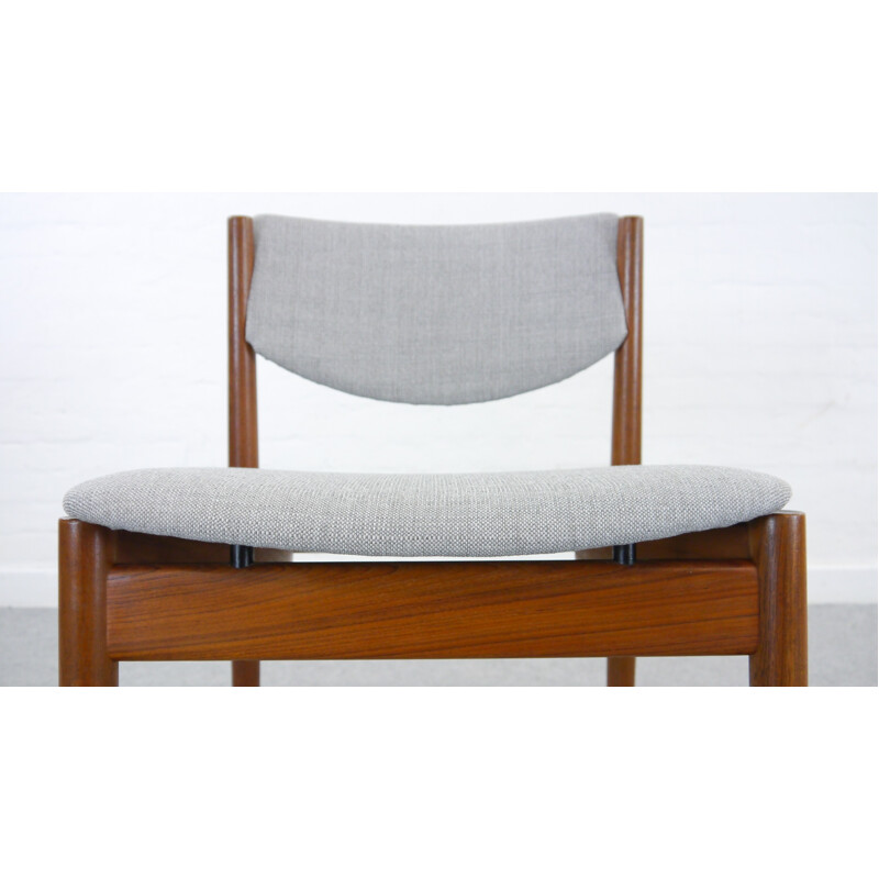 Pair of vintage Model 197 Chairs by Finn Juhl - 1960s