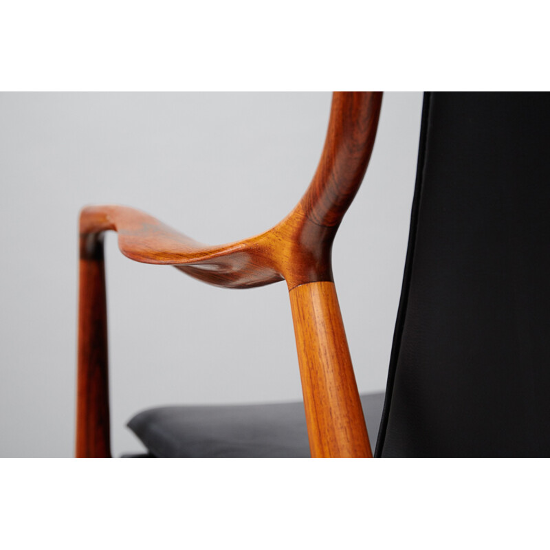 Vintage FJ-45 armchair in rosewood and leather by Finn Juhl - 1960s